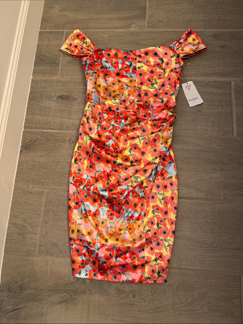 GUESS Camila Printed Off-The-Shoulder Dress Women's
S Multi Back Zip Closure - Picture 2 of 13